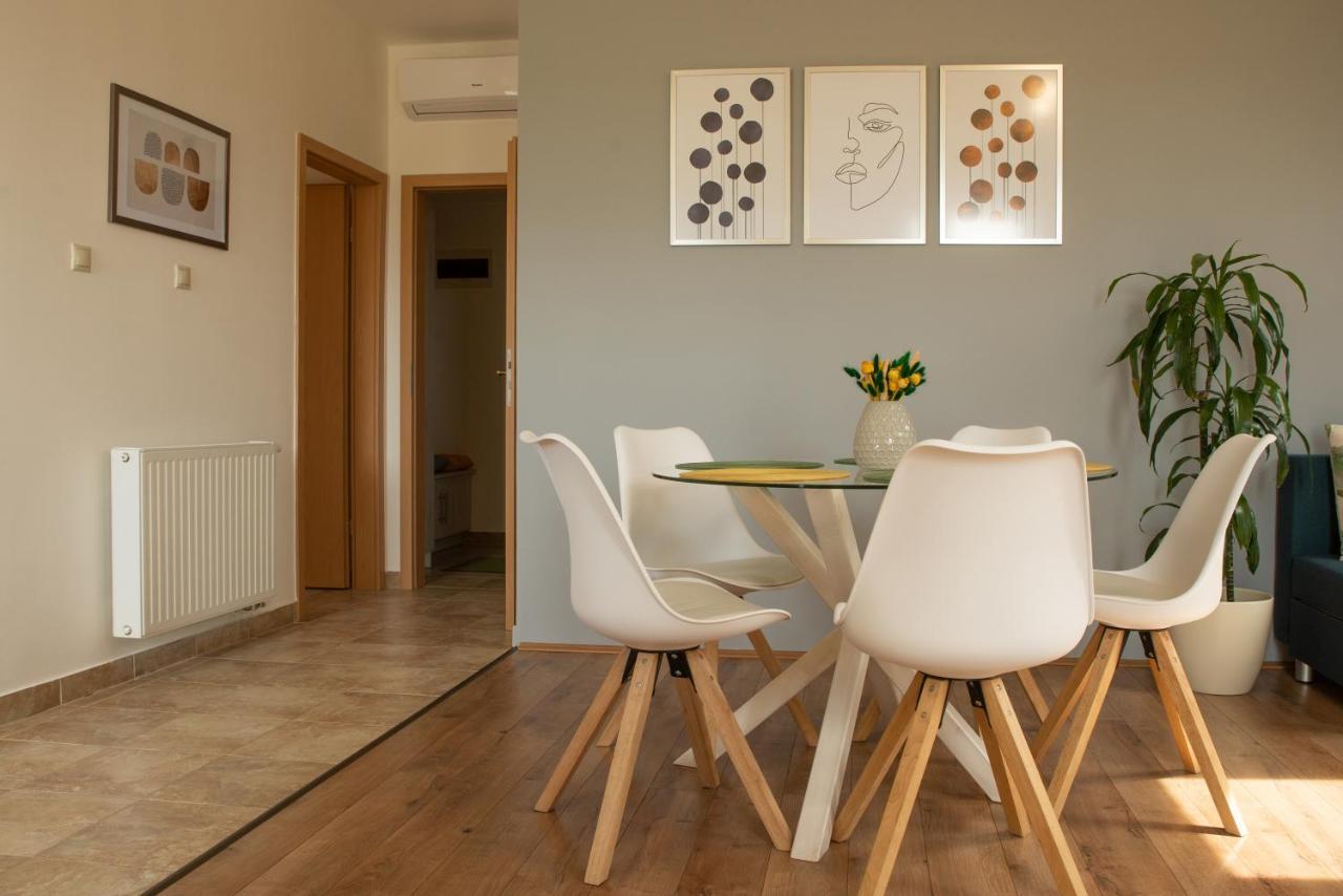 Eliza 1 Birdland Golf Apartman Bük Eksteriør bilde
