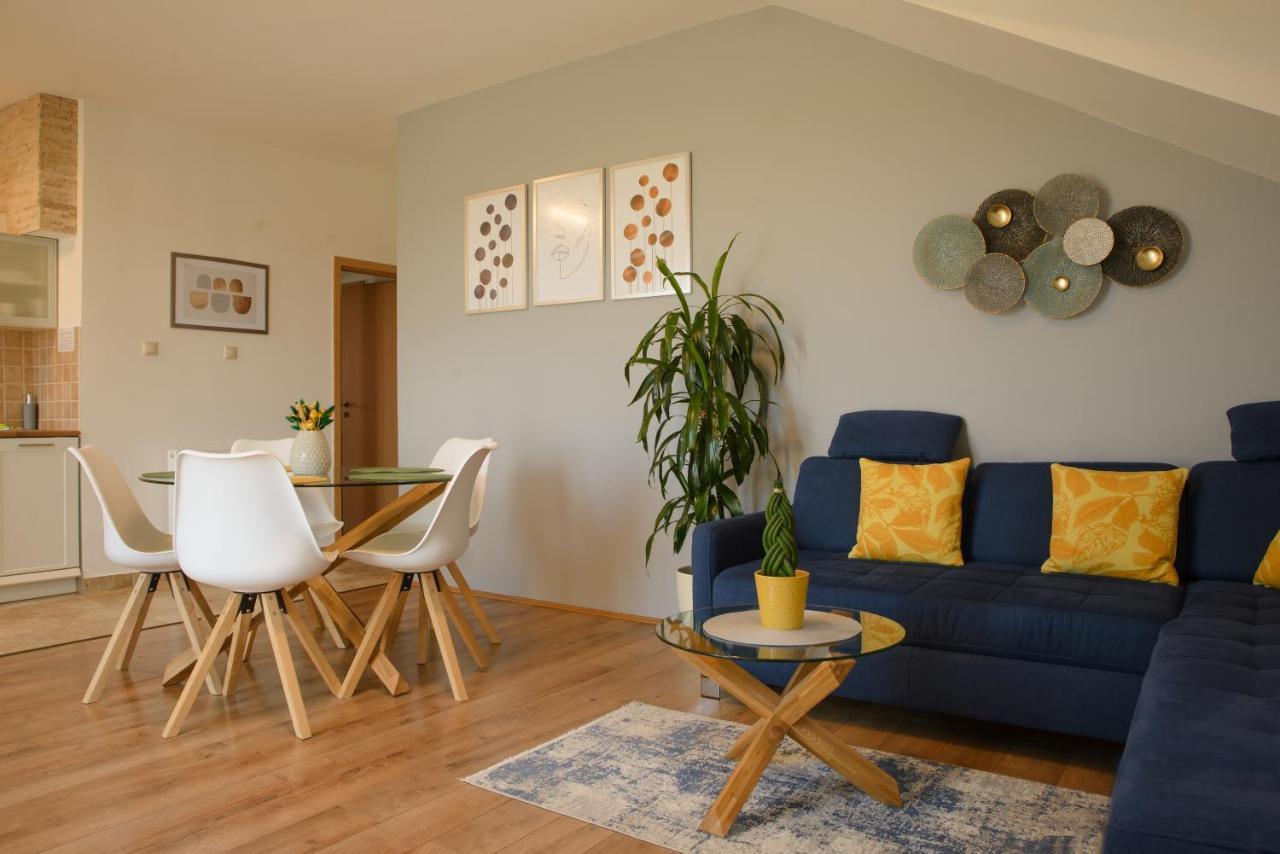 Eliza 1 Birdland Golf Apartman Bük Eksteriør bilde